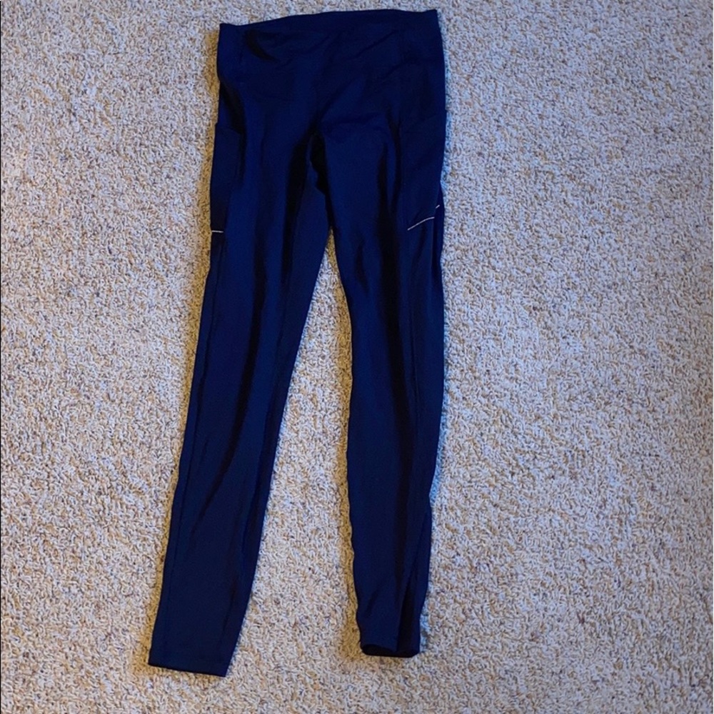 Dark blue Lululemon leggings